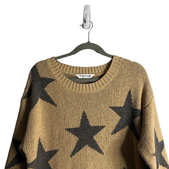 Davi & Dani Women's Tan Star Print Crewneck Sweater - Picture 2 of 8